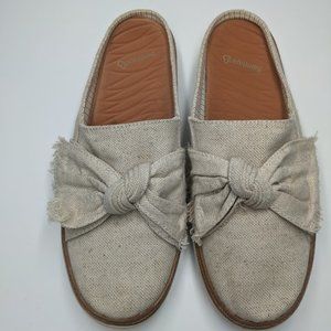 Womens Bare Traps Vida Rebound Closed Toe Casual Cream Slide Sandals 8.5